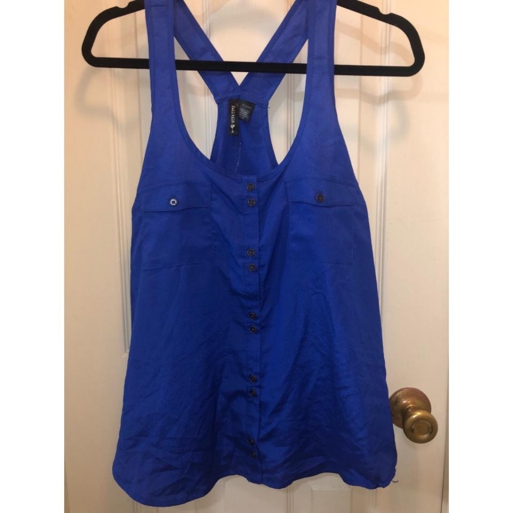 🛍 NEW Tilly's Button Down Tank